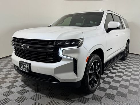 Used 2024 Chevrolet Suburban RST w/ Luxury Package RWD image 1