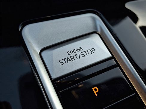 Certified 2025 Volkswagen Atlas Cross Sport SEL Premium R-Line image 24