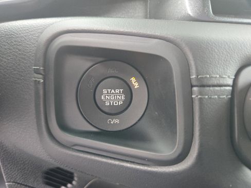 New 2025 Jeep Wrangler Unlimited Sahara AWD/4WD image 23