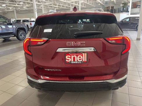 Used 2019 GMC Terrain SLT w/ Preferred Package FWD image 4