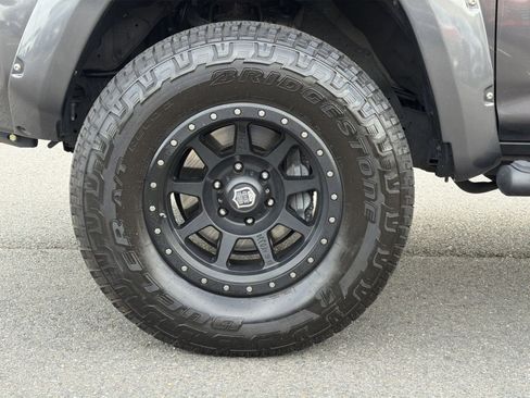 Used 2018 Toyota 4Runner SR5 Premium AWD/4WD image 17
