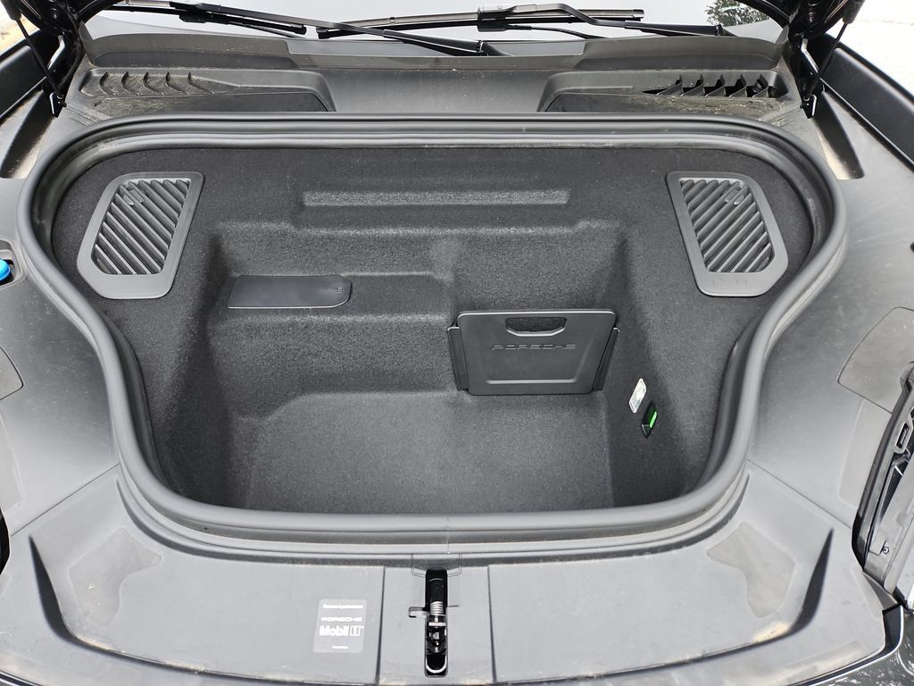 Certified 2026 Porsche Macan 4 Electric AWD/4WD image 39