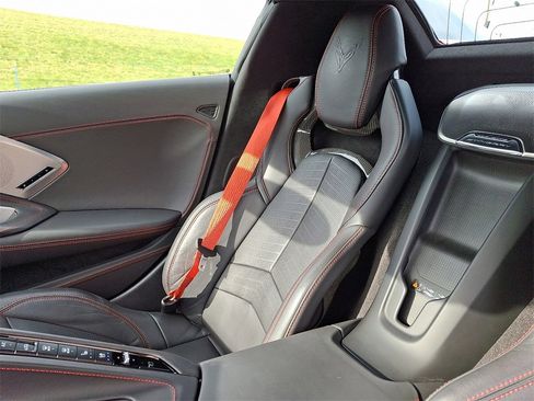 Used 2022 Chevrolet Corvette Stingray Premium Conv w/ Z51 Performance Package image 18