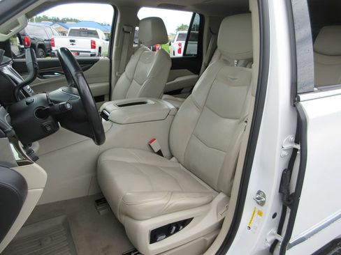 Used 2018 Cadillac Escalade Luxury w/ LPO, Radiant Package AWD/4WD image 22