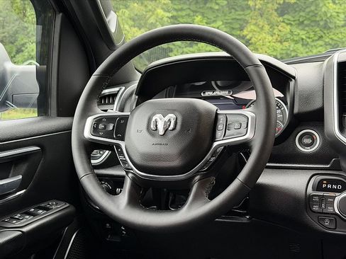 Used 2025 RAM 1500 Big Horn AWD/4WD image 12