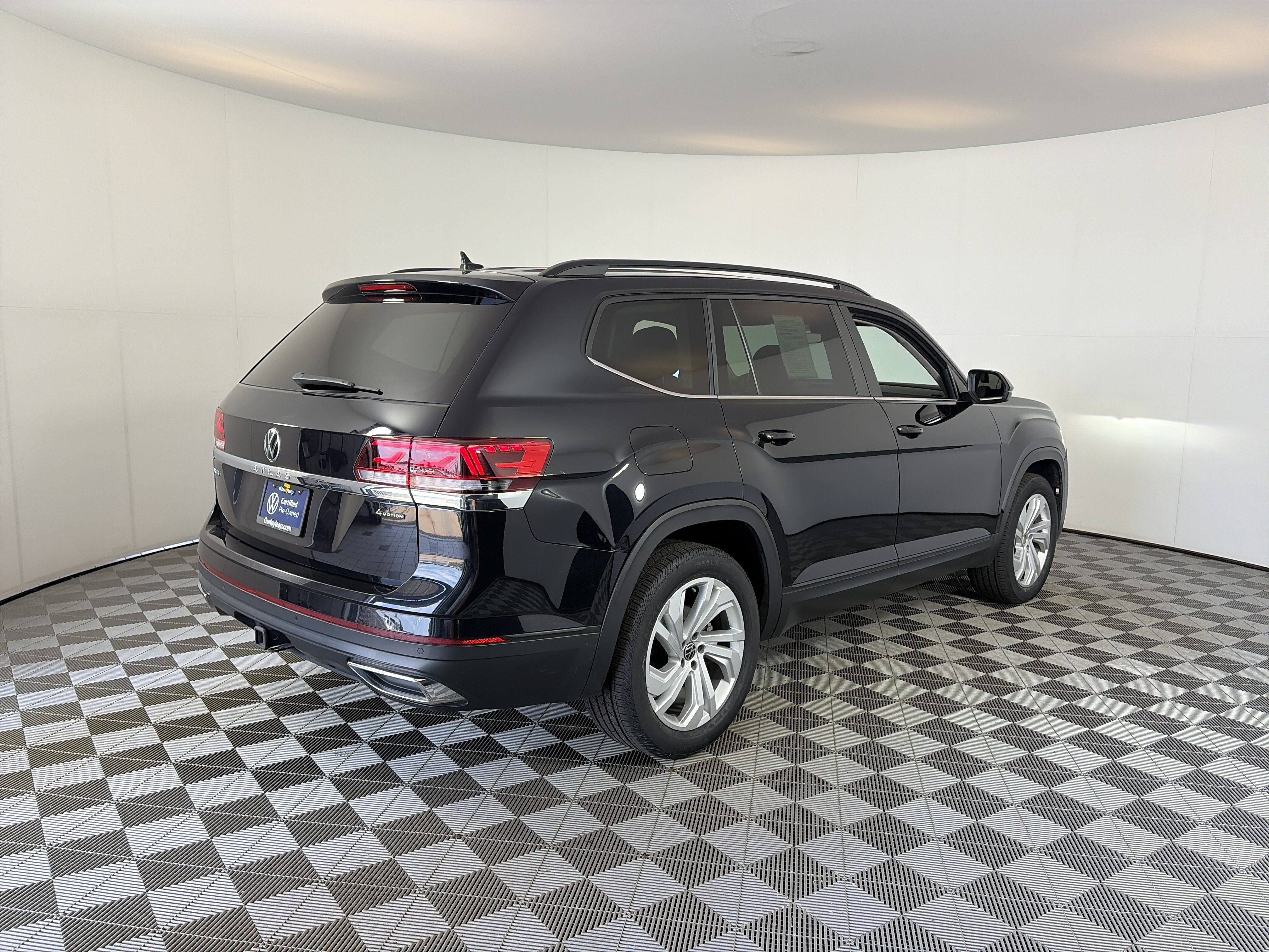 Used 2023 Volkswagen Atlas SE AWD/4WD image 11