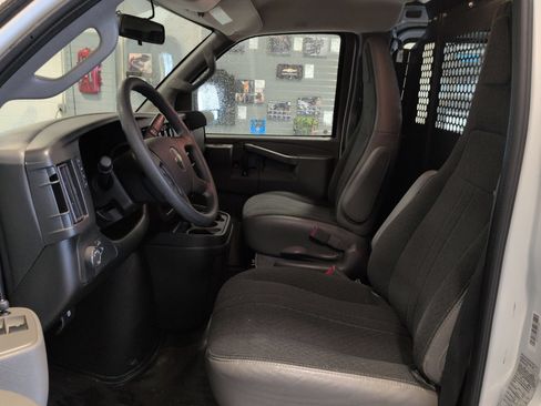 Used 2024 Chevrolet Express 2500 w/ Driver Convenience Package RWD image 17