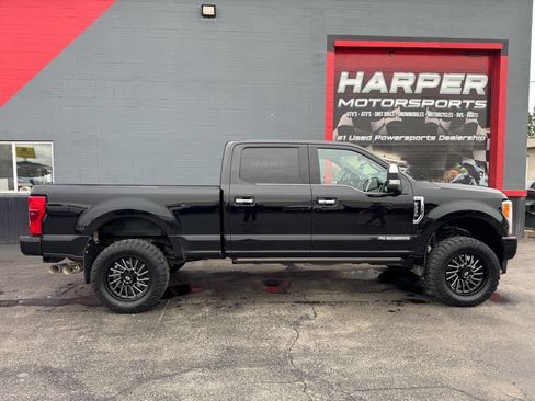 Used 2017 Ford F350 Platinum w/ Platinum Ultimate Package image 4