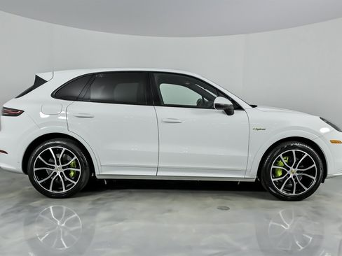 Used 2019 Porsche Cayenne E-Hybrid image 14