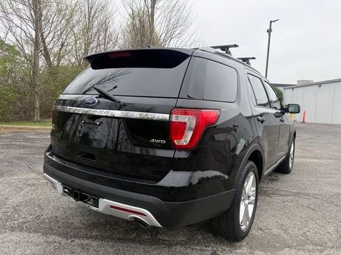 Used 2016 Ford Explorer XLT w/ Equipment Group 202A image 3