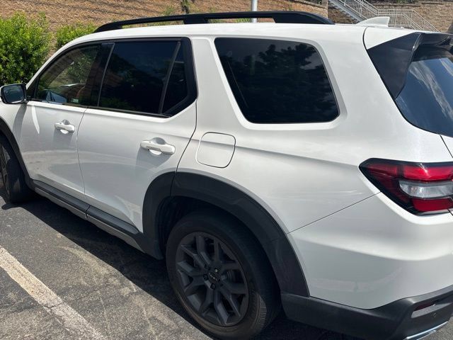 Used 2023 Honda Pilot Touring image 4