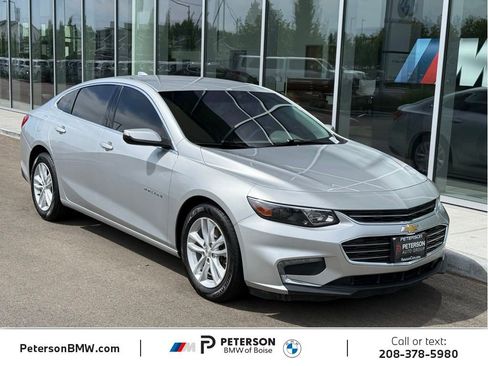 Used 2017 Chevrolet Malibu LT FWD image 7