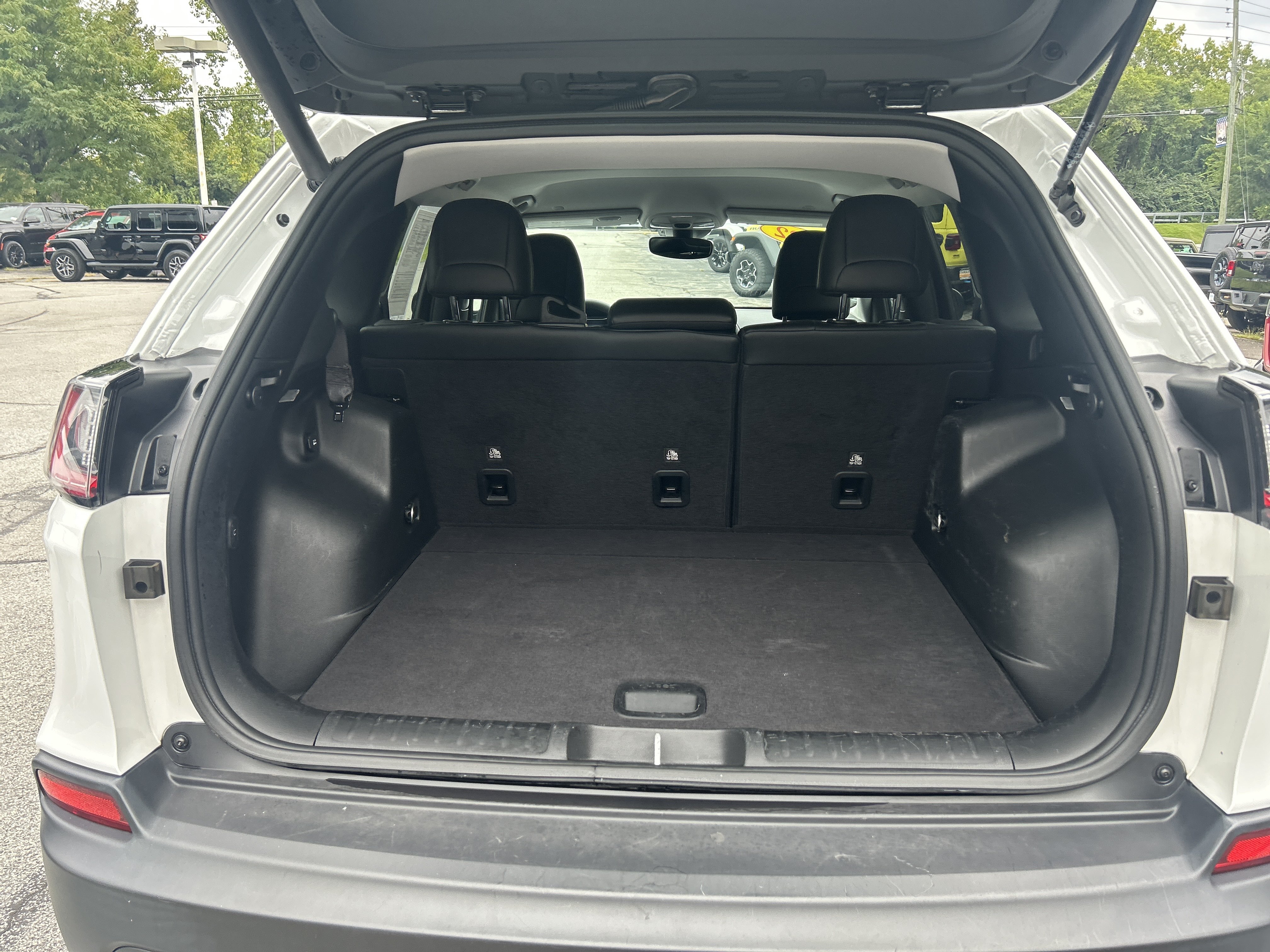 Certified 2022 Jeep Cherokee Latitude Lux FWD image 19