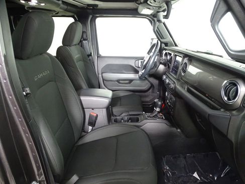 Used 2021 Jeep Wrangler Unlimited Sahara image 14