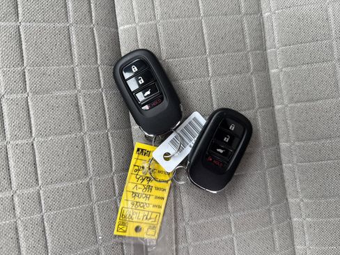 Used 2026 Honda HR-V LX image 32