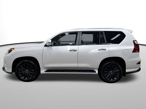 Used 2021 Lexus GX 460 Premium w/ Accessory Package image 3