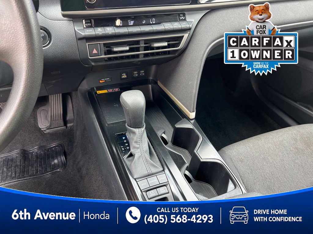 Used 2025 Toyota Camry LE FWD image 31
