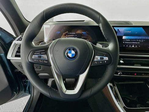 New 2026 BMW X5 xDrive50e image 10