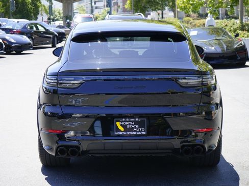 Used 2021 Porsche Cayenne GTS image 9