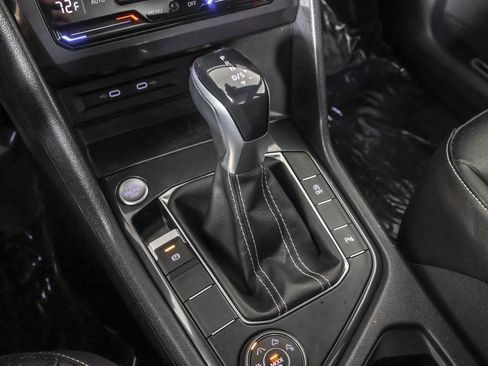 Used 2022 Volkswagen Tiguan SE R-Line image 33