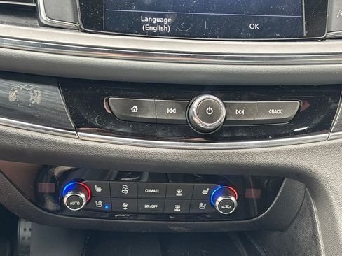 Used 2022 Buick Enclave Premium image 12