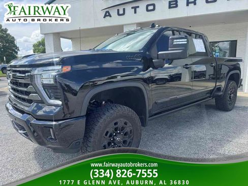 Used 2024 Chevrolet Silverado 2500 High Country w/ Midnight Edition AWD/4WD image 2