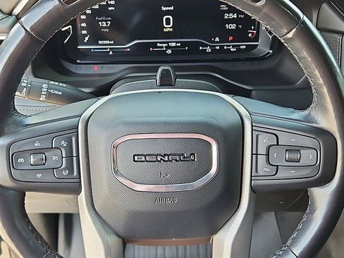Used 2023 GMC Yukon Denali w/ Denali Reserve Package RWD image 16