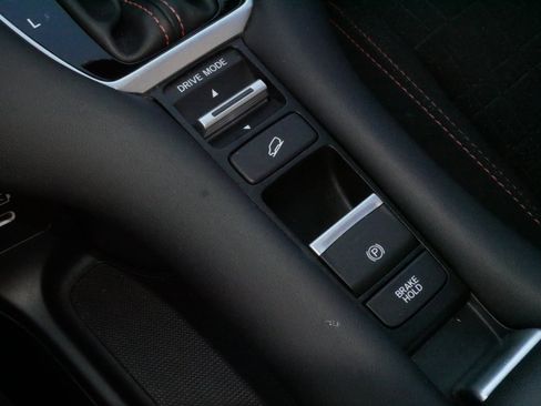 Used 2024 Honda HR-V Sport image 25