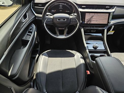 New 2026 Jeep Grand Cherokee Altitude RWD image 9