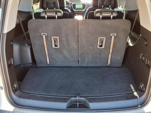 Used 2019 GMC Acadia SLT image 30