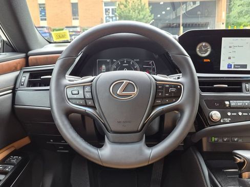 Used 2024 Lexus ES 350 w/ Premium Package FWD image 14