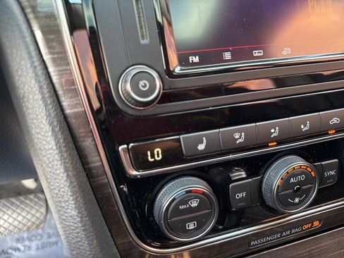 Used 2018 Volkswagen Passat 2.0T SE w/ SE Lighting Package image 35