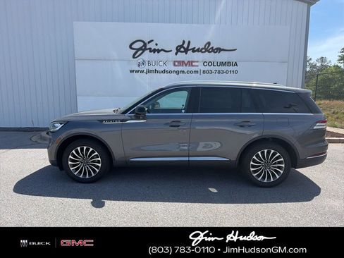 Used 2023 Lincoln Aviator AWD w/ Premium Package image 2