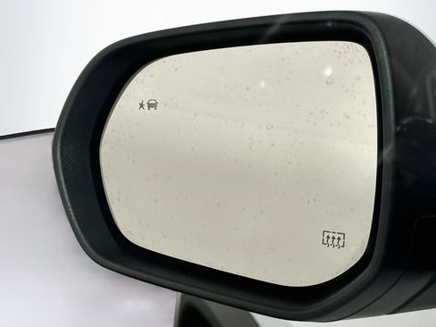 Used 2025 Chevrolet Equinox LT AWD/4WD image 16