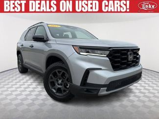 Used 2025 Honda Pilot TrailSport video 1