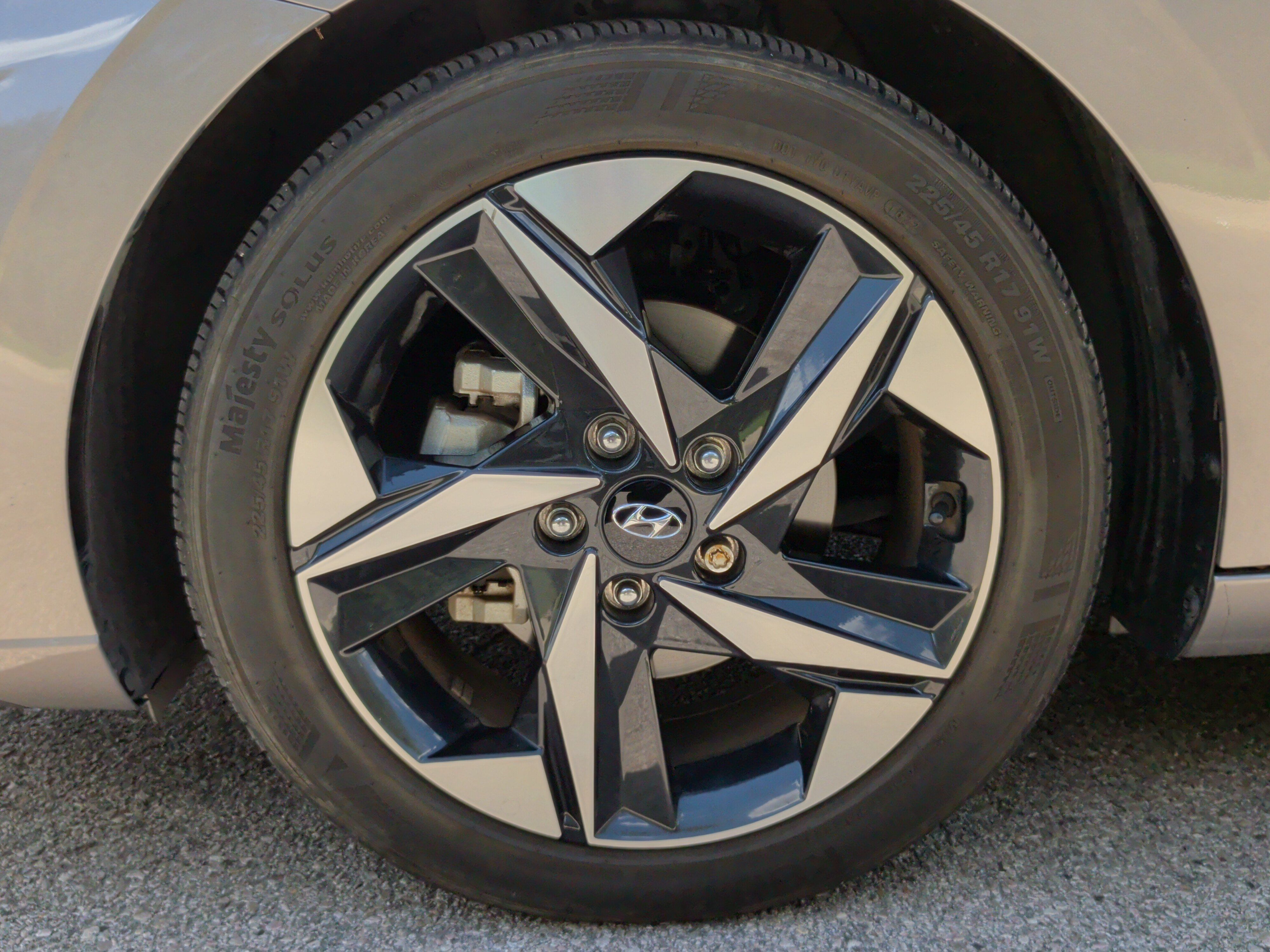 Used 2022 Hyundai Elantra Limited FWD image 13