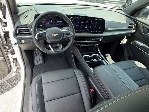 New 2026 Chevrolet Traverse LT w/ Driver Confidence Package FWD image 21