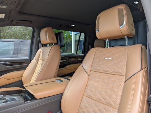 Used 2023 Cadillac Escalade ESV Premium Luxury w/ Touring Package AWD/4WD image 26