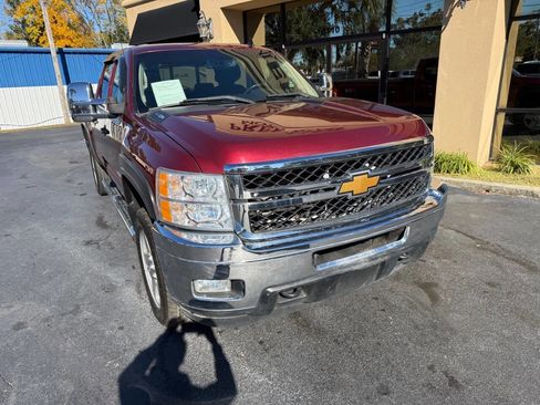 Used 2014 Chevrolet Silverado 2500 LT w/ Interior Plus Package image 2