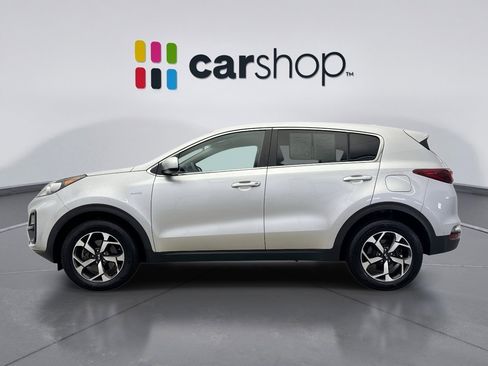 Used 2022 Kia Sportage LX image 2