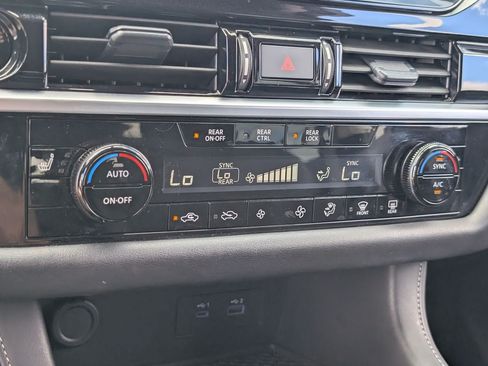 Used 2025 Nissan Pathfinder SV FWD image 17