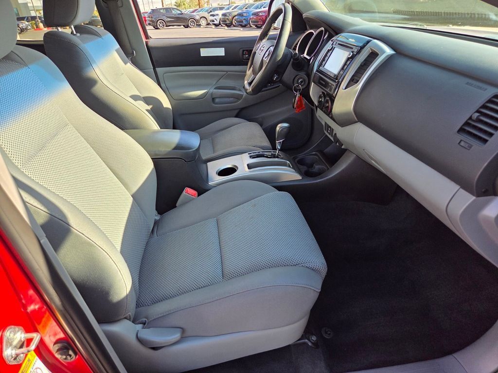 Used 2015 Toyota Tacoma PreRunner w/ TRD Off-Road Package RWD image 18