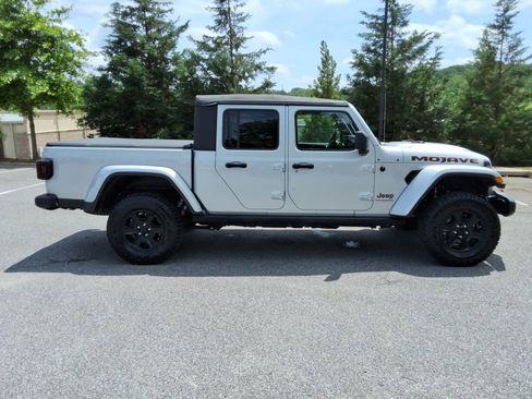 Used 2023 Jeep Gladiator Mojave w/ Cold Weather Group AWD/4WD image 4