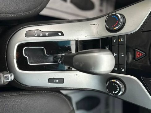 Used 2016 Chevrolet Cruze LT w/ Technology Package image 44