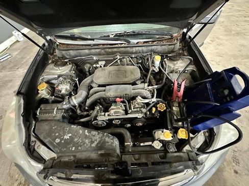 Used 2011 Subaru Outback 2.5i Limited w/ PWR Moonroof Pkg AWD/4WD image 47