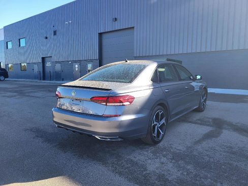 Used 2021 Volkswagen Passat 2.0T R-Line image 3