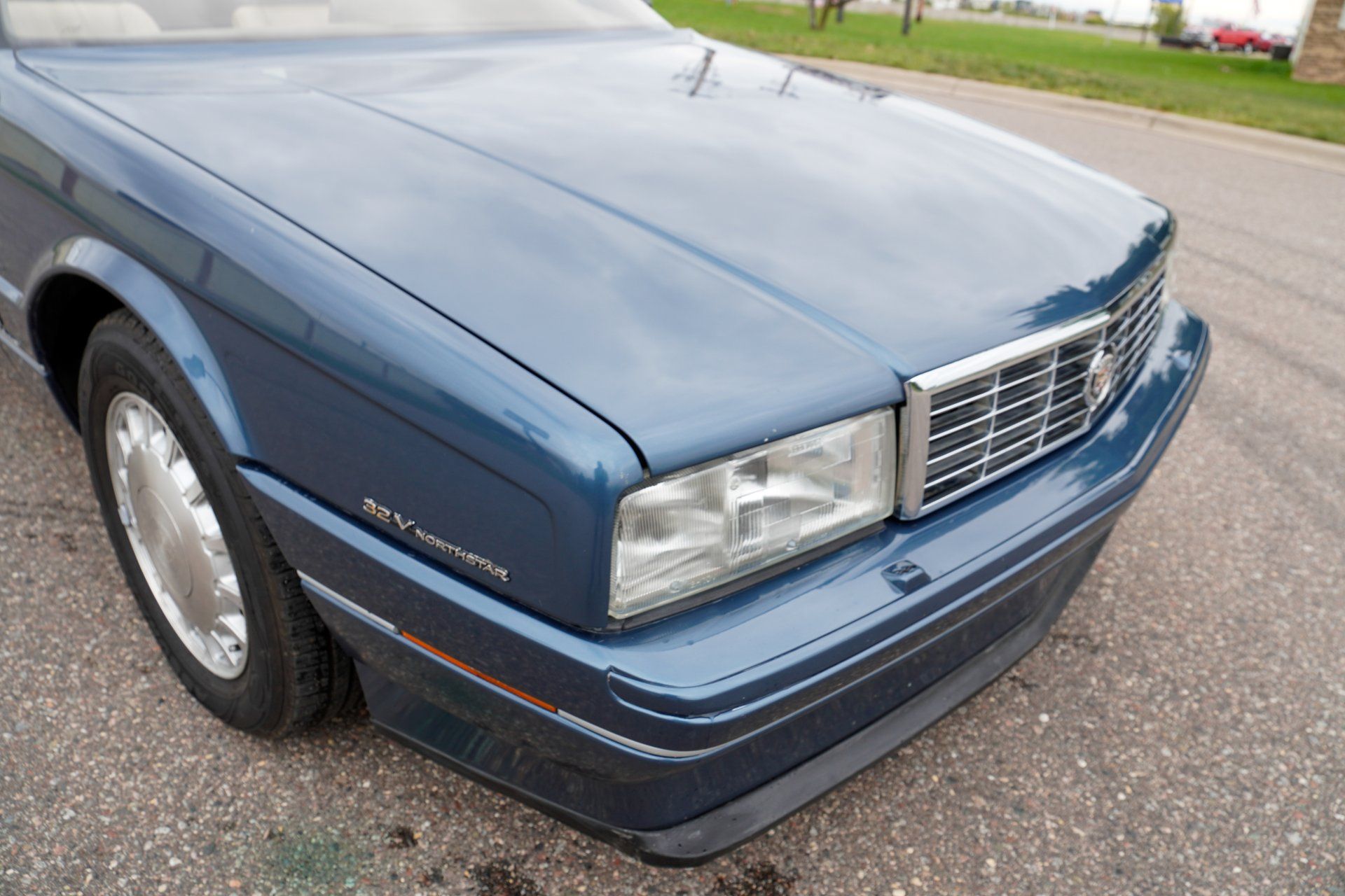 Used 1993 Cadillac Allante FWD image 30