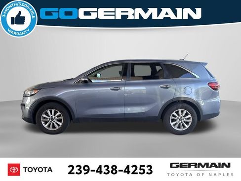 Used 2020 Kia Sorento LX FWD image 2