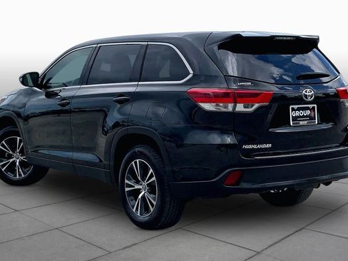 Used 2019 Toyota Highlander LE FWD image 12