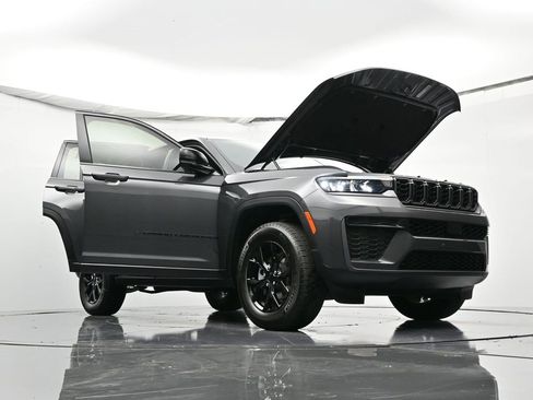 New 2026 Jeep Grand Cherokee Altitude image 47